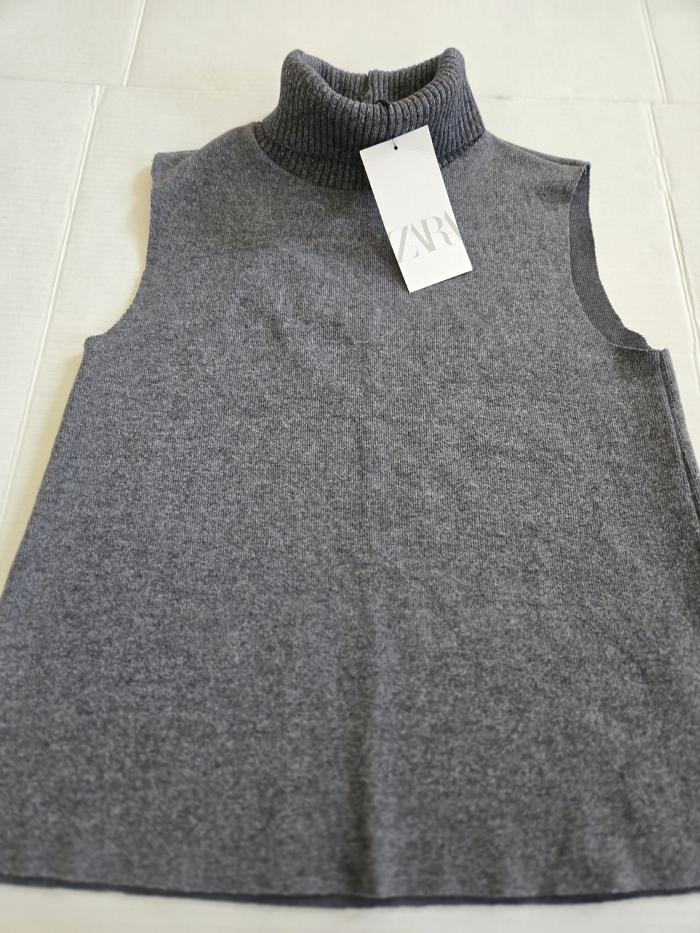 Zara Gray Sleeveless Turtleneck Knit Tank